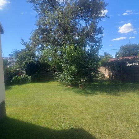 Kempton Park Lodge Birch Acres Kempton Park Esterno foto