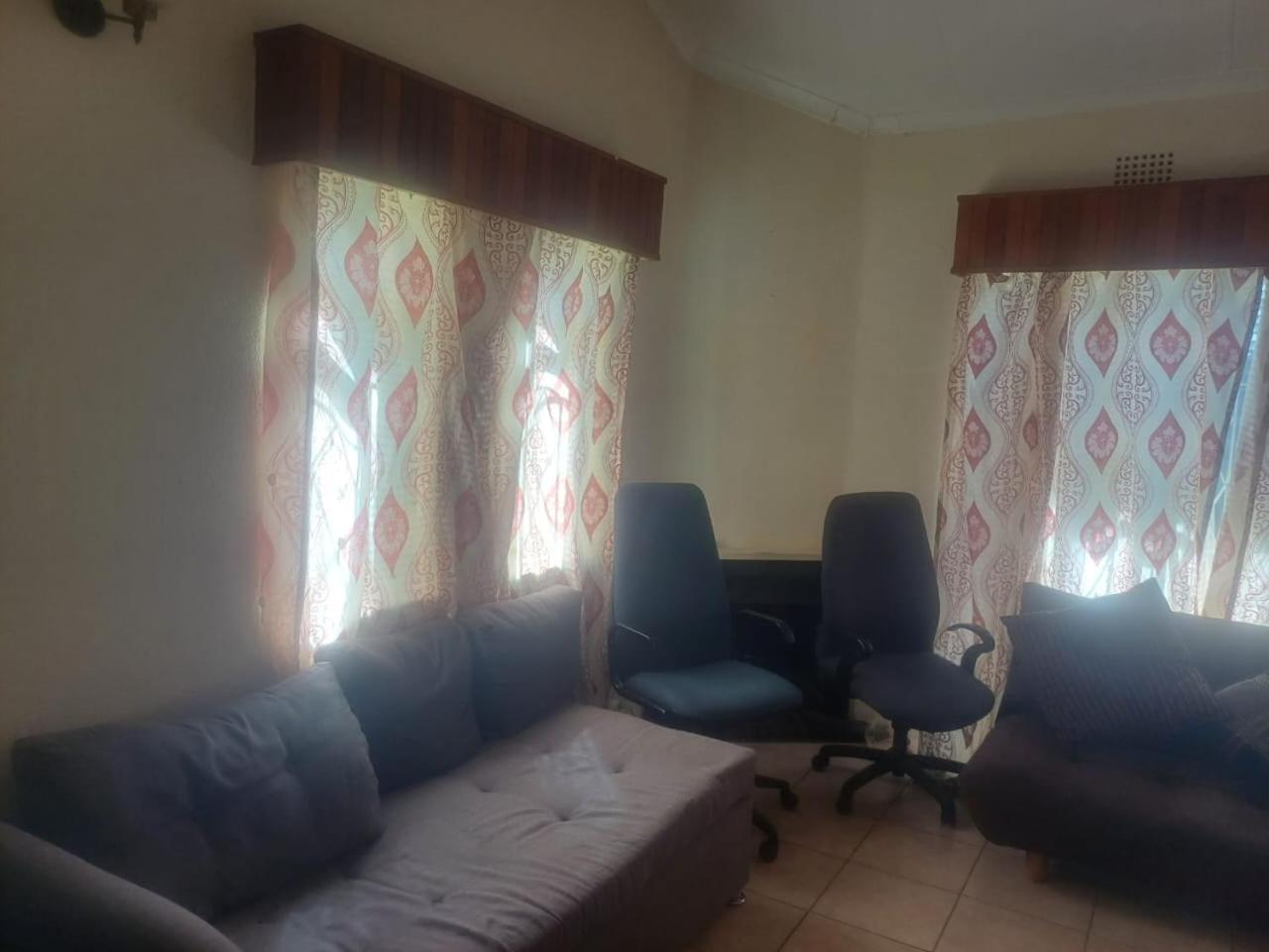 Kempton Park Lodge Birch Acres Kempton Park Esterno foto