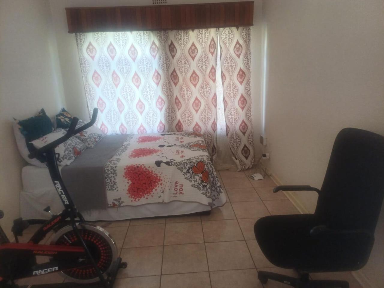 Kempton Park Lodge Birch Acres Kempton Park Esterno foto