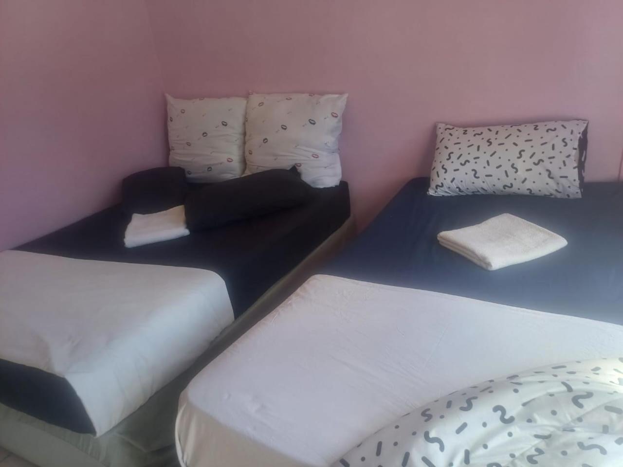 Kempton Park Lodge Birch Acres Kempton Park Esterno foto
