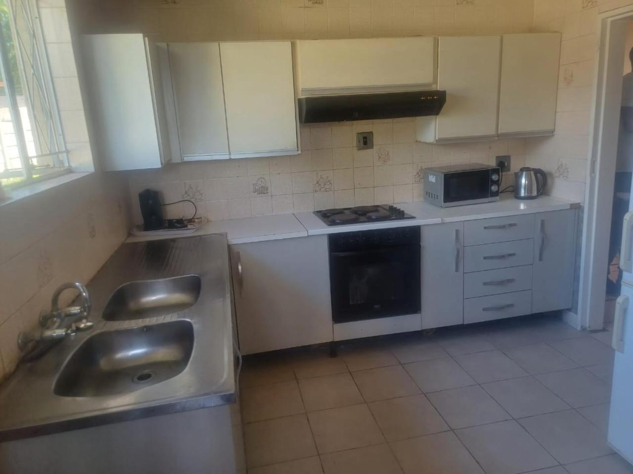 Kempton Park Lodge Birch Acres Kempton Park Esterno foto