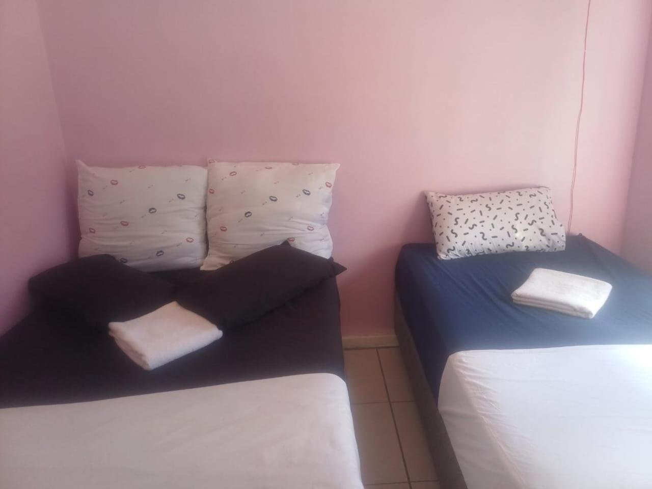 Kempton Park Lodge Birch Acres Kempton Park Esterno foto