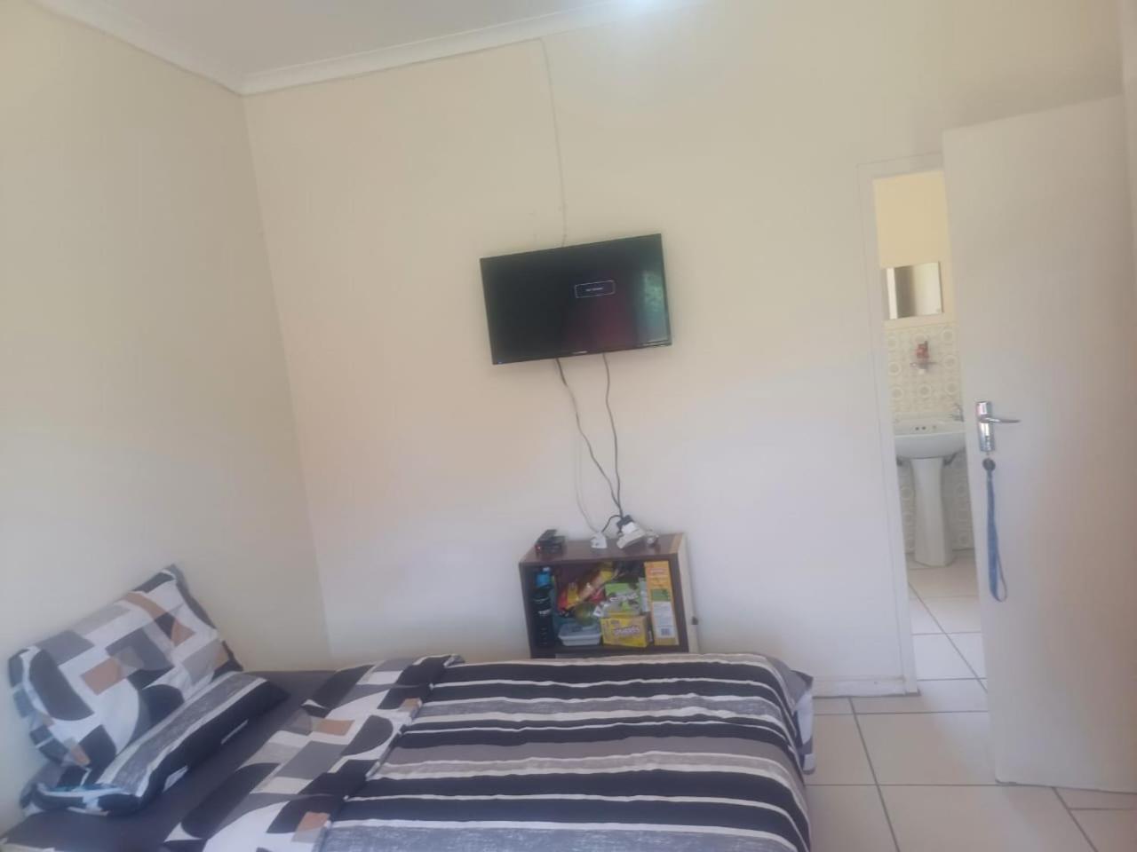 Kempton Park Lodge Birch Acres Kempton Park Esterno foto