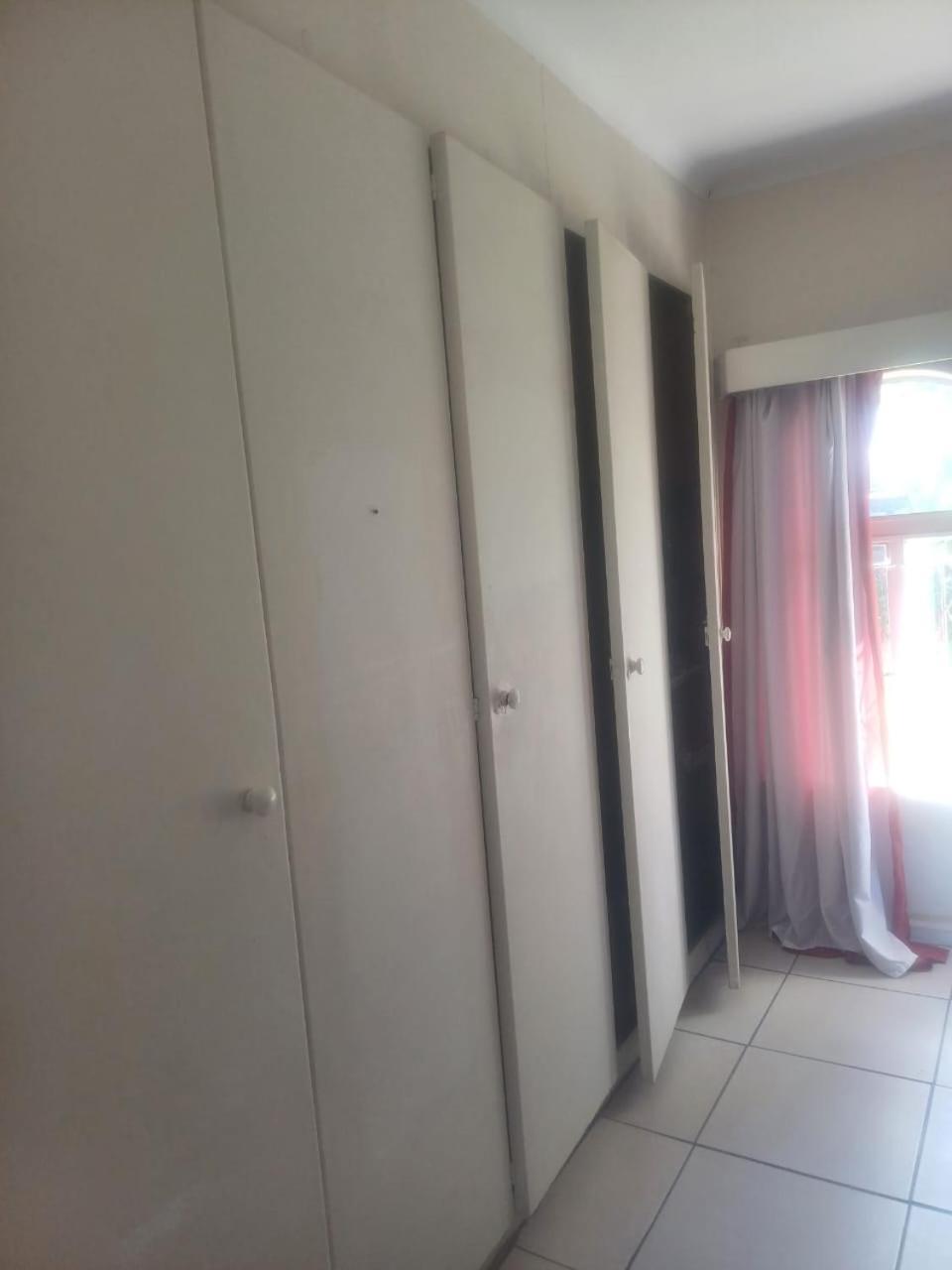 Kempton Park Lodge Birch Acres Kempton Park Esterno foto
