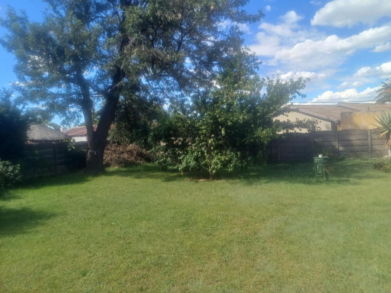 Kempton Park Lodge Birch Acres Kempton Park Esterno foto