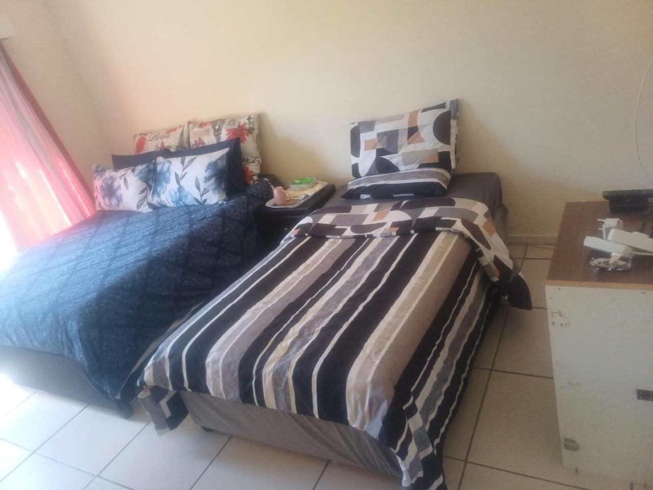 Kempton Park Lodge Birch Acres Kempton Park Esterno foto